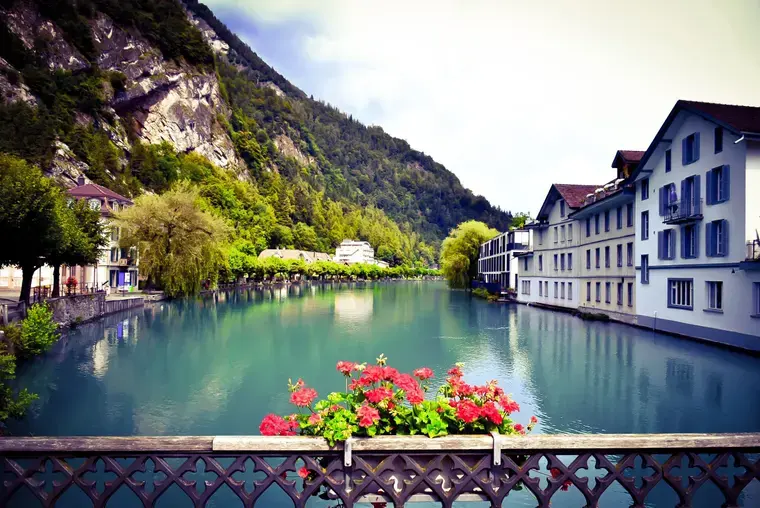 Alpine Wonders & Lakes: From Geneva to Bern and Interlaken — photograph 5