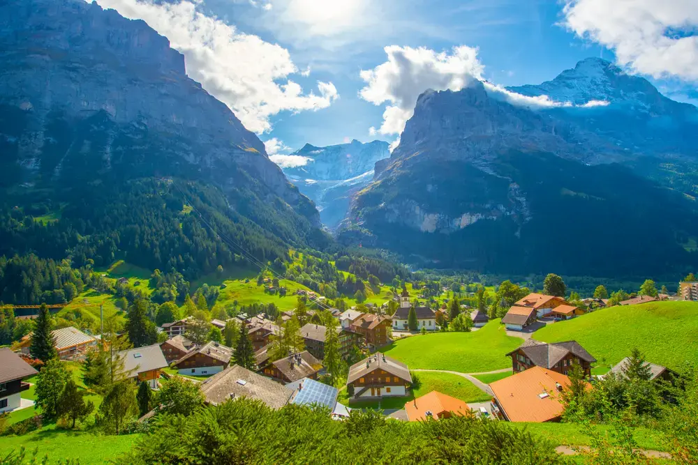 Alpine Wonders & Lakes: From Geneva to Bern and Interlaken — photograph 2