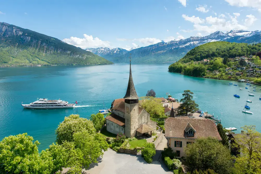 Alpine Wonders & Lakes: From Geneva to Bern and Interlaken — photograph 3