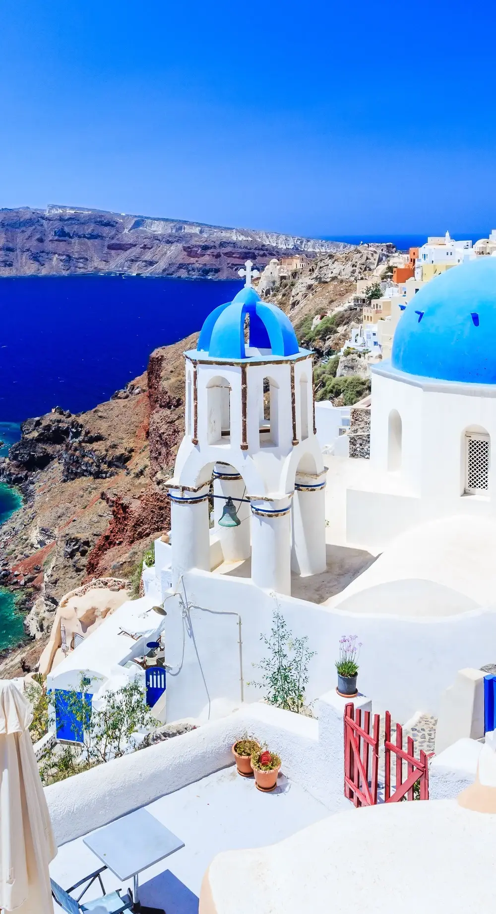 White houses above the caldera in Santorini