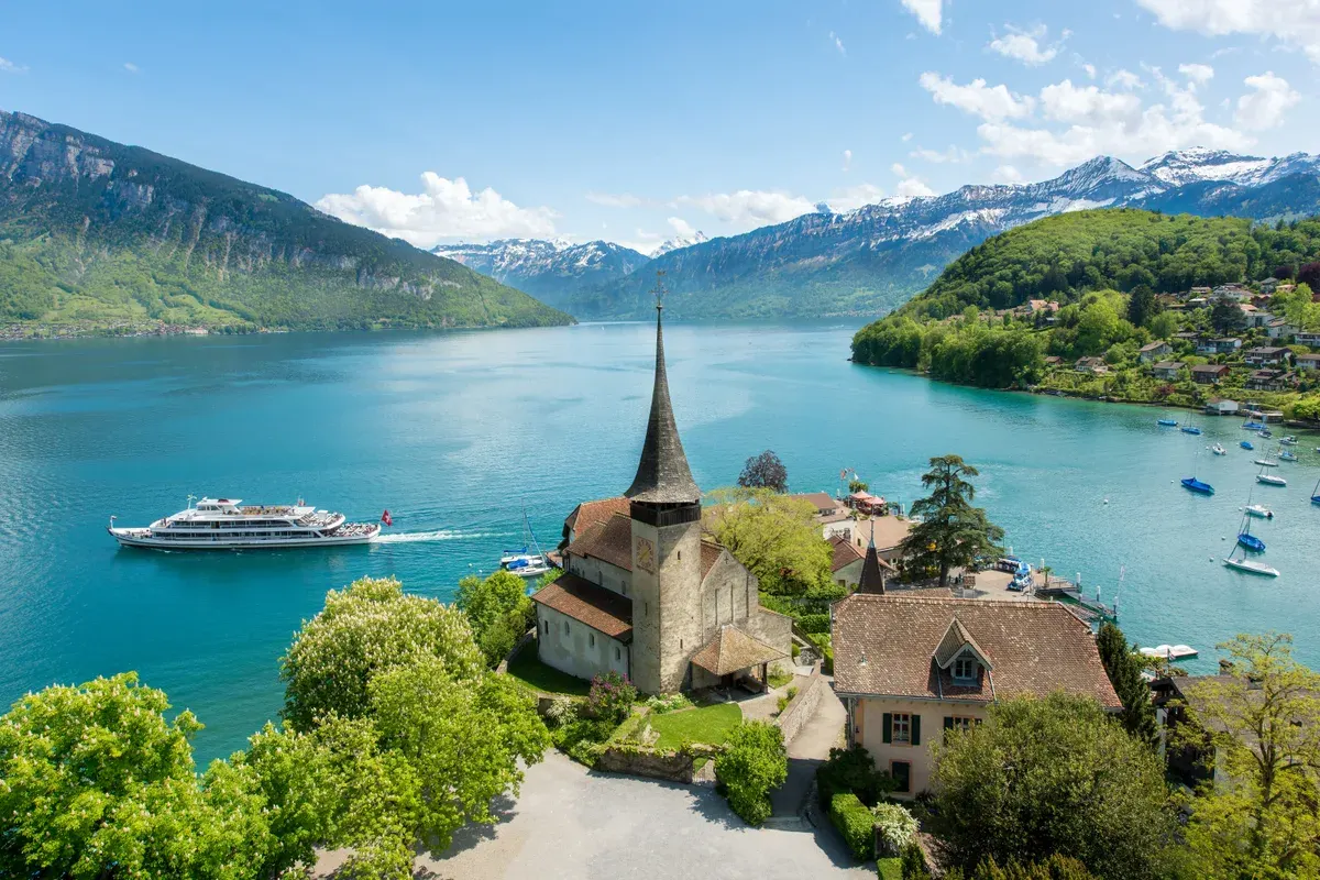 Cruising on Swiss Lakes